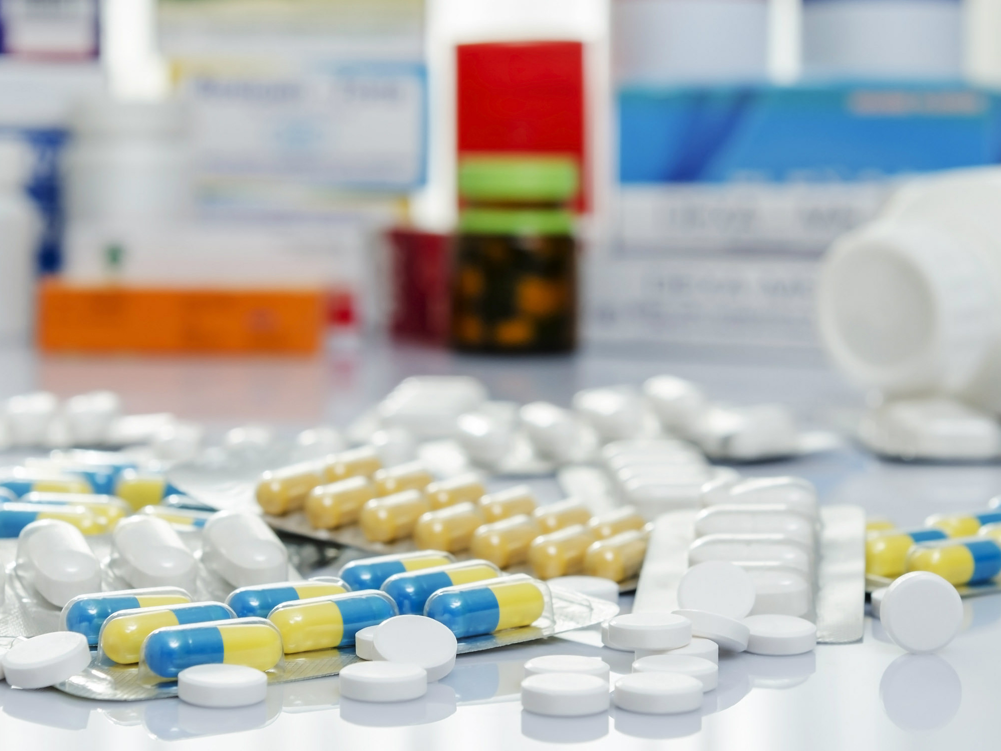 Leia mais sobre o artigo Suspensas pelo STJ as ações que discutem a obrigatoriedade de fornecimento de medicamentos importados sem registro na ANVISA